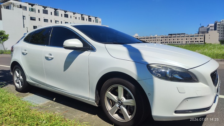 2016 V40 T3五門掀背