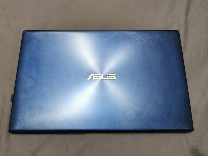 ASUS UX533FD