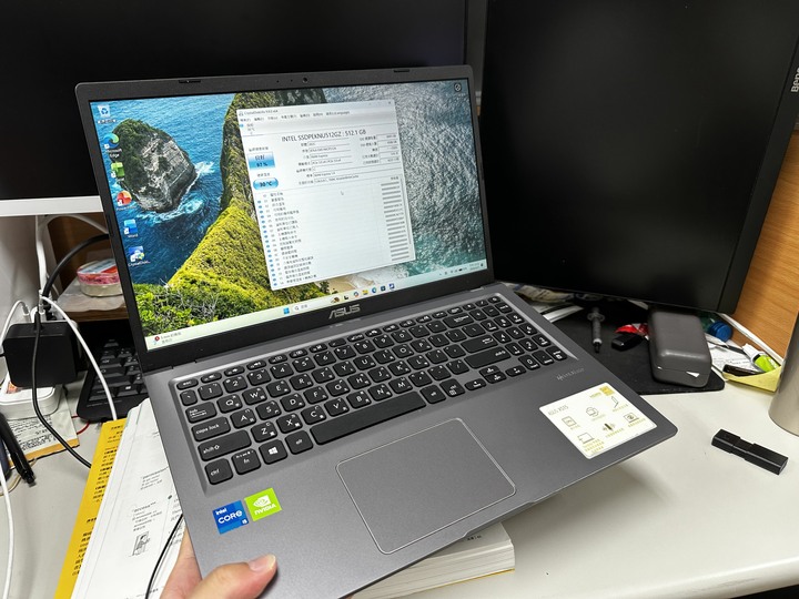 近全新ASUS 11代i5獨顯筆電