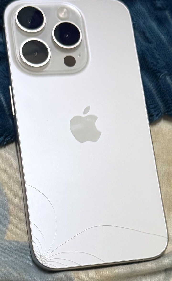 IPhone 15pro 白色 256g