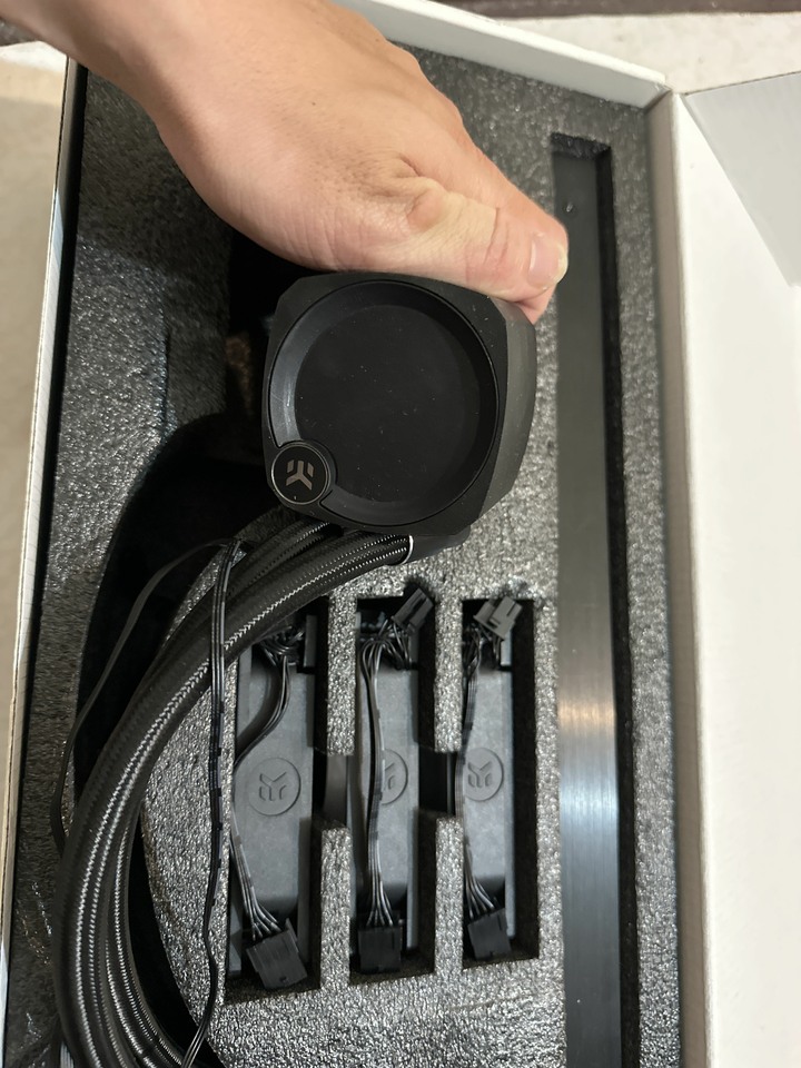 EK Nucleus AIO CR360 低價自售