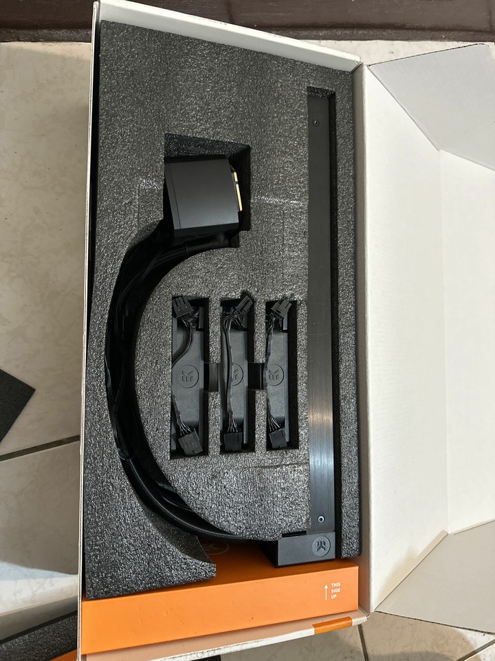 EK Nucleus AIO CR360 低價自售