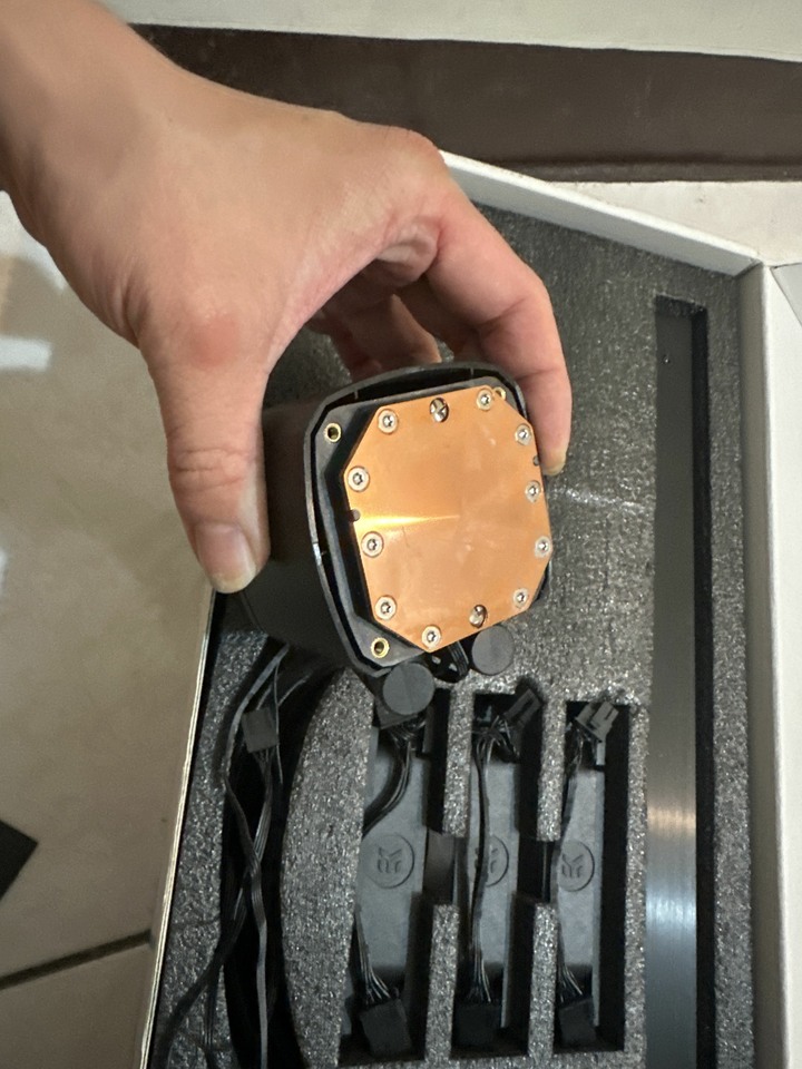 EK Nucleus AIO CR360 低價自售