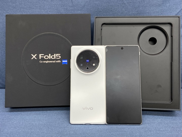 兩年保固碎屏險vivo X Fold5 (16G/512G) 5G摺疊智慧型手機二手 台灣公司貨 Fold 5