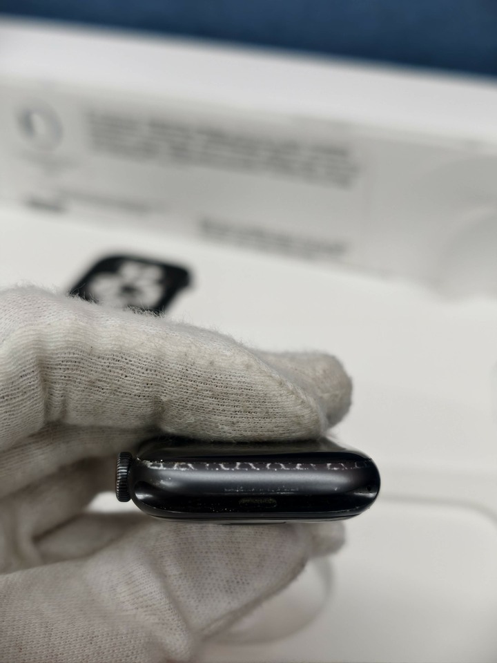 Apple Watch SE (LTE版) 44mm A2356蘋果手錶 插卡通話版黑色 一代