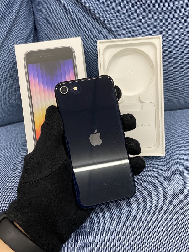 盒裝Apple IPhone SE3 SE 3 64G二手蘋果5G手機 2022 第三代 黑色 59157