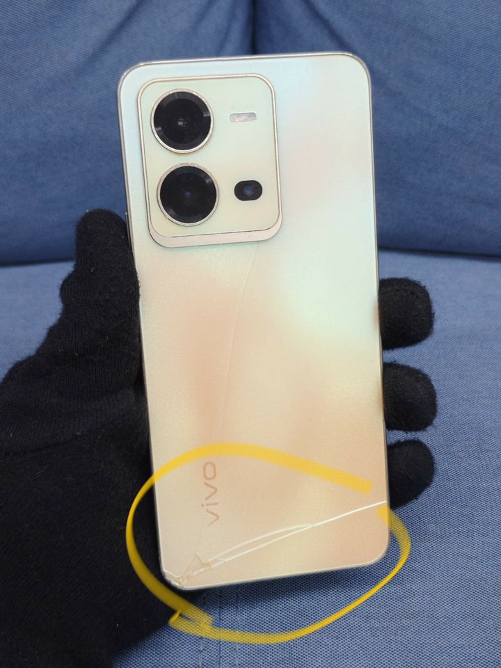 背蓋裂痕烙印 5G Vivo V25 8G+256G 二手5G美顏手機