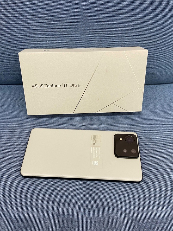 銀色 ASUS Zenfone 11 ultra 12G+256G 二手華碩5G旗艦手機 Zenfone11