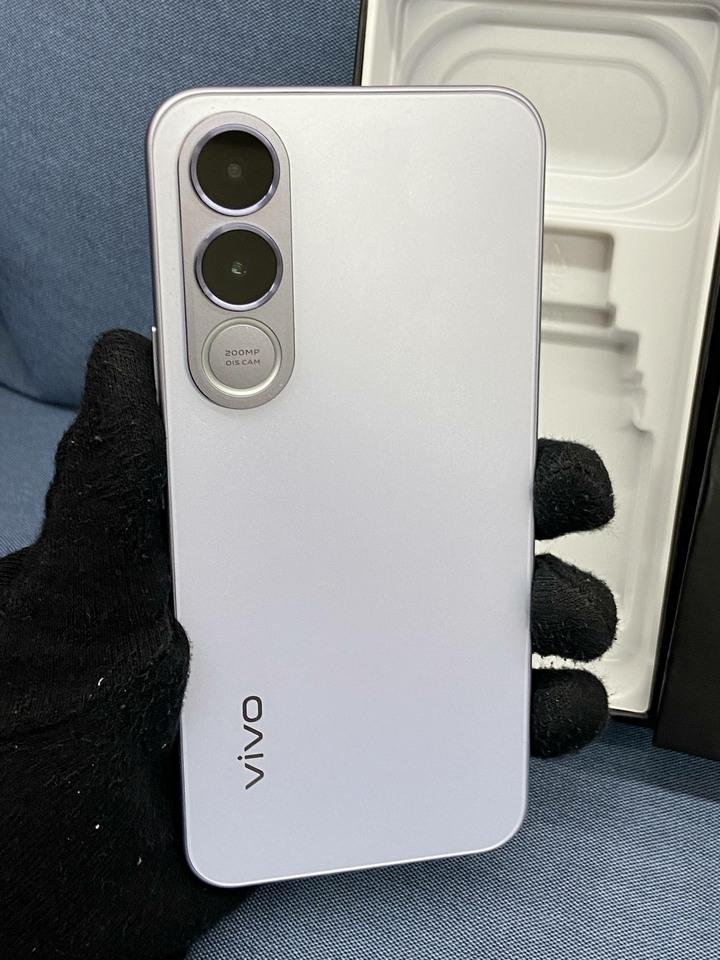 剛買保固長 5G Vivo V70 fe 8G+256G 5G攝影手機 藍色 台灣公司貨