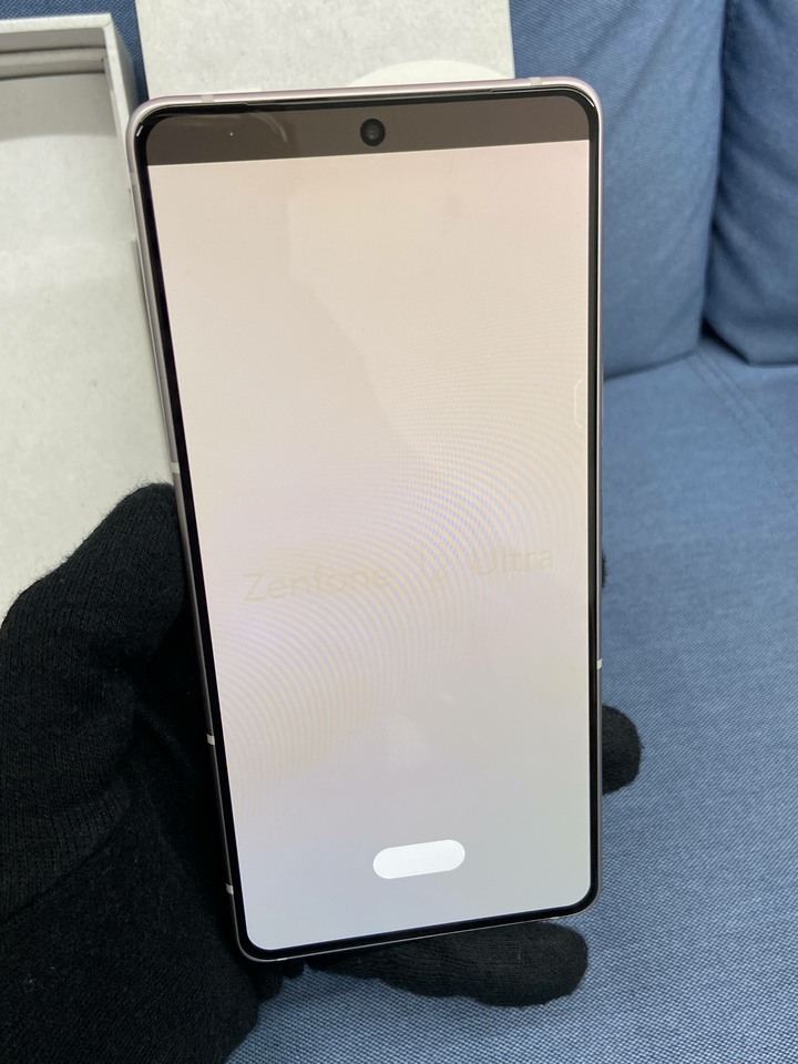 螢幕有烙印ASUS Zenfone 12 ultra 12G+256G 二手華碩5G旗艦手機 櫻花白Zenfone12