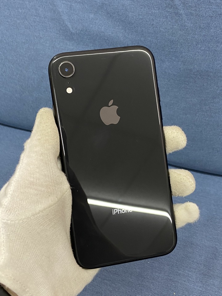 螢幕上方顯示有黑線 Apple IPhone XR 128G蘋果手機 二手 4G手機 6.1吋 黑色