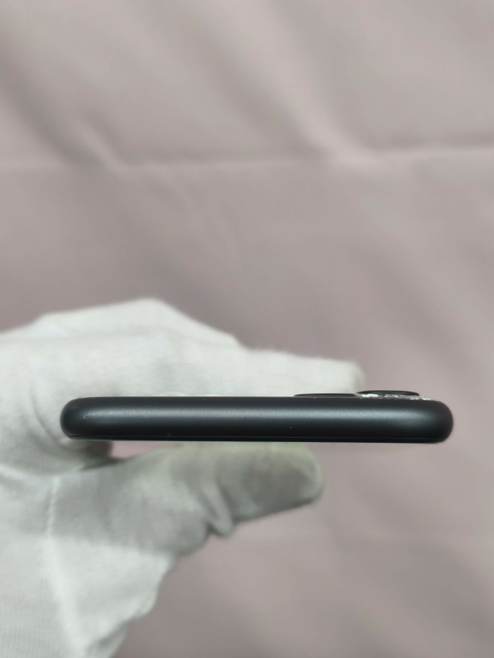 背蓋裂痕螢幕黑線 Apple IPhone 11 128G 蘋果手機 二手手機 黑色 iPhone11
