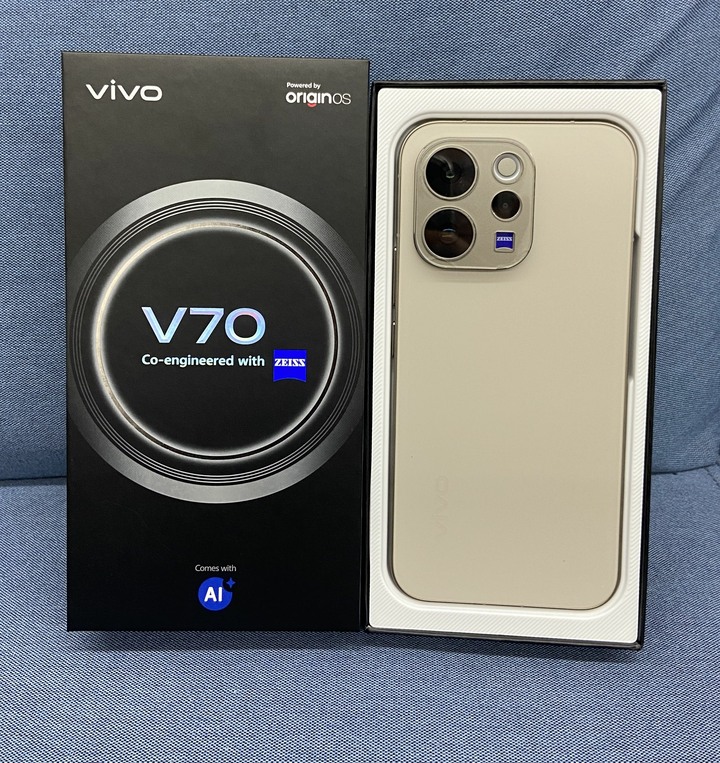 剛買保固長 5G Vivo V70 12G/256G 5G攝影手機 金色台灣公司貨