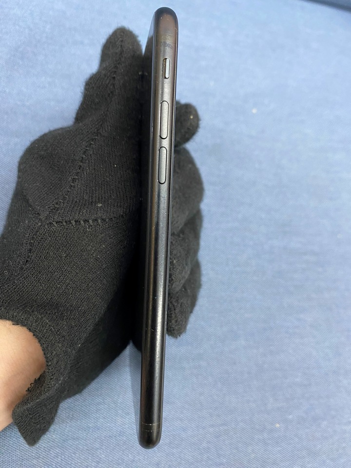 Apple IPhone SE3 64G SE 3 二手蘋果5G手機 黑色FFMH4