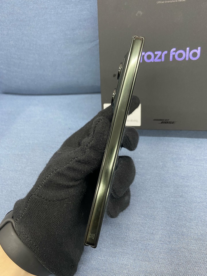 剛買保固超長 Motorola Razr Fold 12G/256G-(黑)(5G) 二手大摺疊摩托蘿拉手機