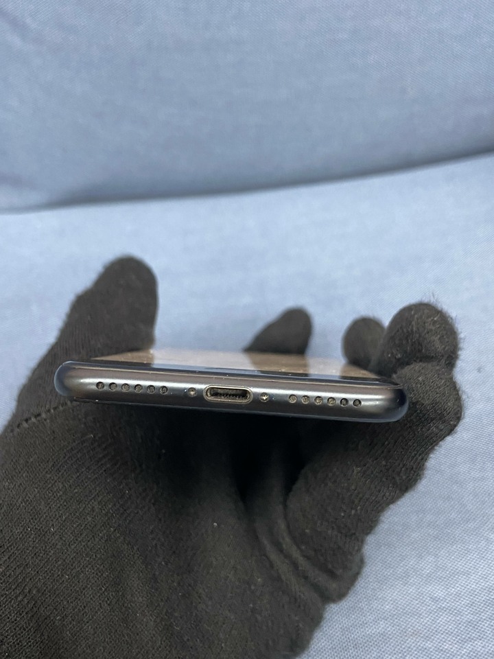 Apple IPhone SE 3 64G 黑色 4.7吋蘋果手機 SE3 5G手機 363472