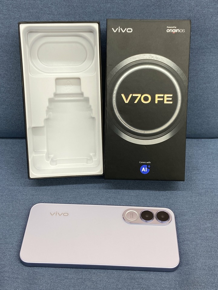 剛買保固長 5G Vivo V70 fe 8G+256G 5G攝影手機 藍色 台灣公司貨