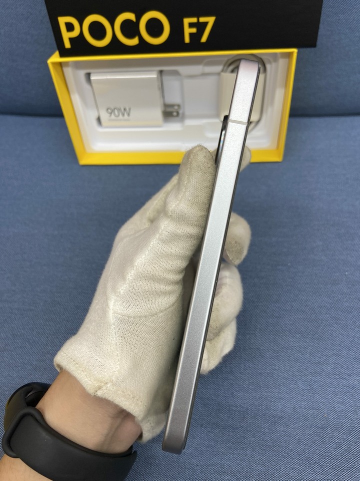 剛買兩年保固長 POCO F7 512G 小米手機 電競手機 大容量 銀色