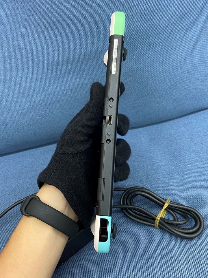 任天堂 Nintendo Switch 一代 台灣公司貨 配件只有充電器
