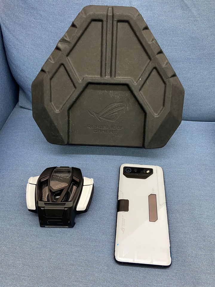 ASUS ROG Phone 7 Ultimate Rogphone7 U 7U 5G 16+512G 二手華碩電競手機