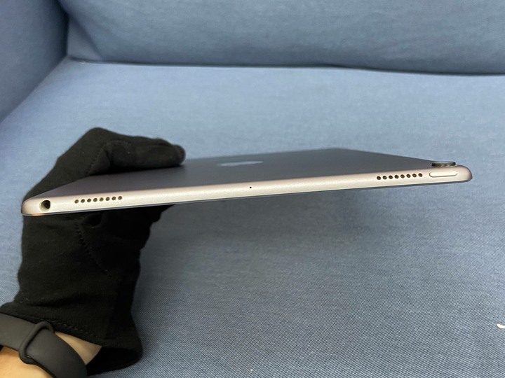 Apple IPad Pro 10.5吋 256G WIFI版 二手蘋果平板 大螢幕平板 2018 螢幕輕微亮點