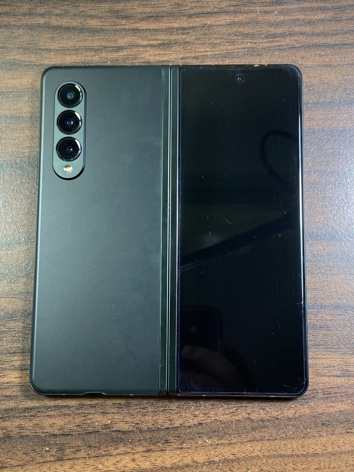 SAMSUNG Z Fold3 5G 冷衫綠12G 256G 三星摺疊手機 Fold 3(沒有聲音)