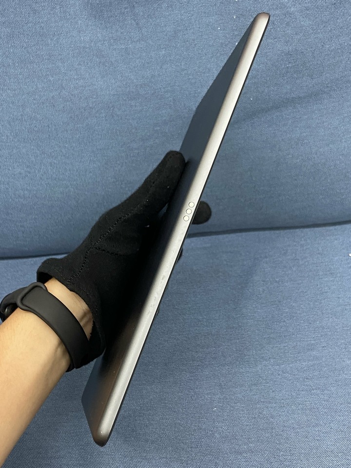 Apple iPad 7 32G 2019 10.2吋 IPad7 二手蘋果平板 黑灰色 WIFI版