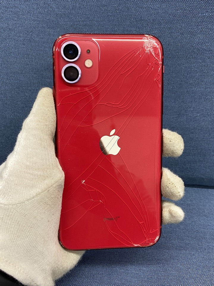 (背蓋破裂邊框磕碰) Apple IPhone 11 64G 蘋果手機 二手6.1吋 4G手機 IPhone11 紅色