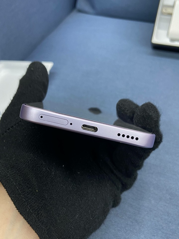 剛買保固長 5G Vivo V70 fe 12G/256G 5G攝影手機 紫色台灣公司貨