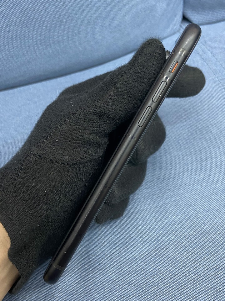 Apple IPhone XR 64G 黑色 二手6.1吋蘋果手機 F71XG