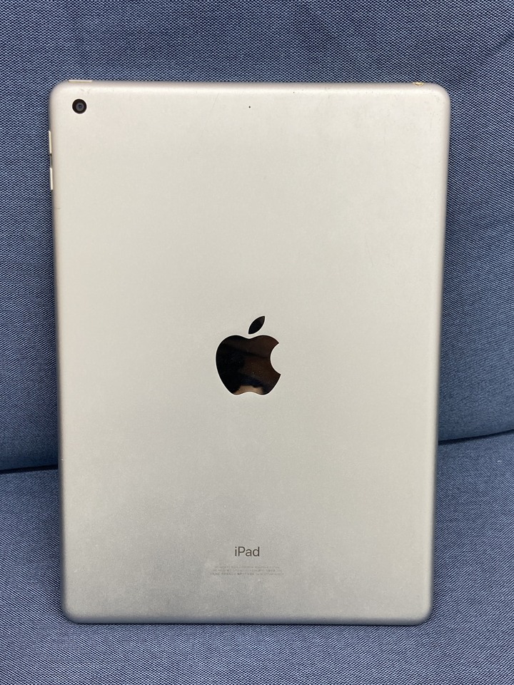 (螢幕有破)Apple IPad 5 128G 二手蘋果平板 9.7吋 大螢幕 iPad5 GCTW4AW WIFI版