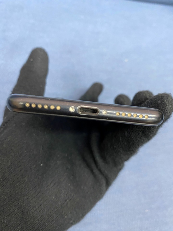 Apple IPhone SE3 64G SE 3 二手蘋果5G手機 黑色FFMH4