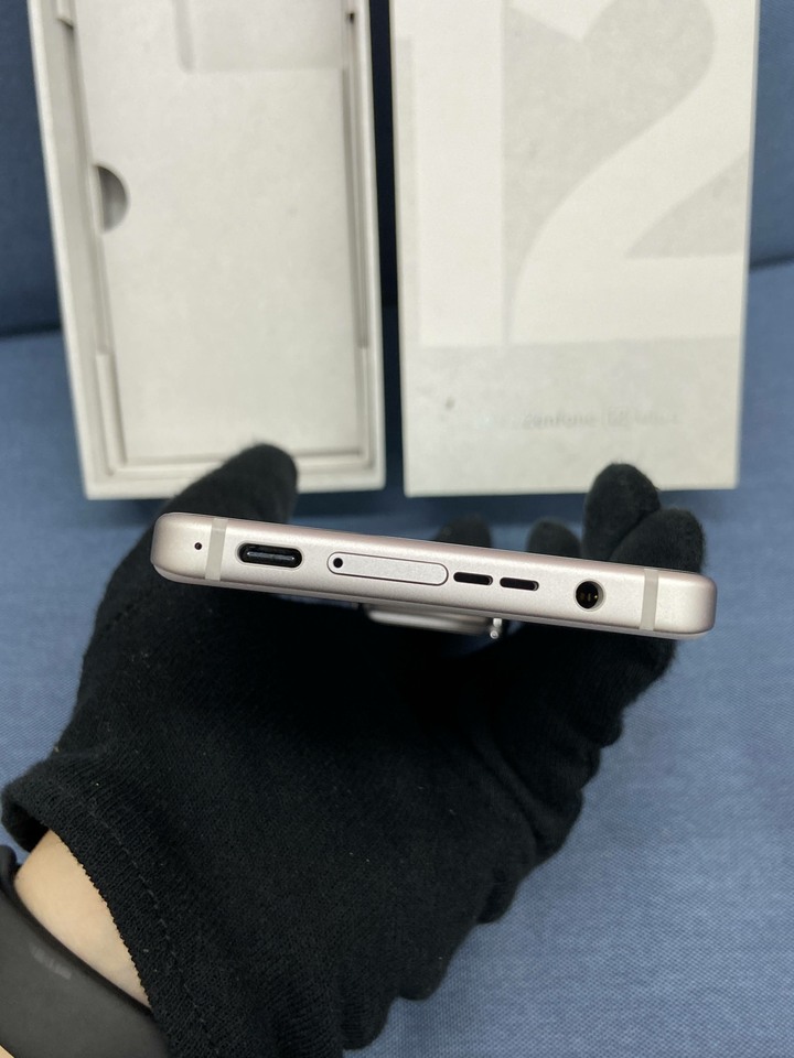 螢幕有烙印ASUS Zenfone 12 ultra 12G+256G 二手華碩5G旗艦手機 櫻花白Zenfone12