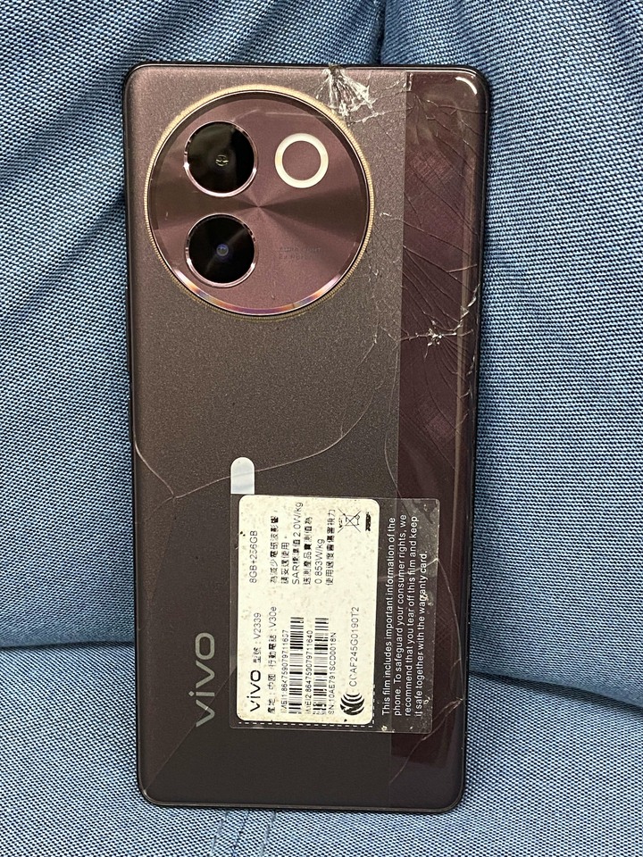 (螢幕背蓋裂)5G Vivo V30e 8G/256G 5G攝影手機 咖啡色台灣公司貨