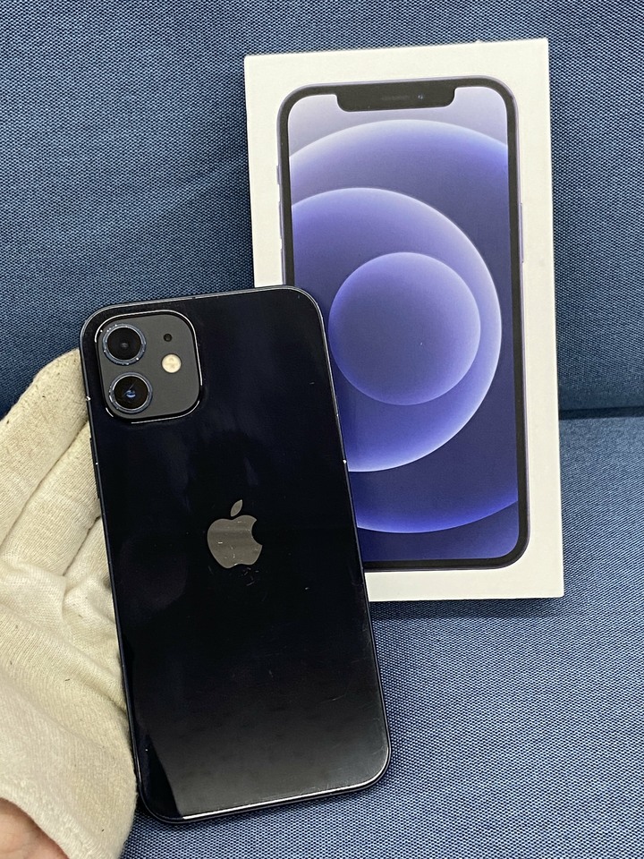 (螢幕四邊超黃 邊框磕碰)Apple IPhone 12 64G iPhone12蘋果手機 二手6.1吋黑藍色手機