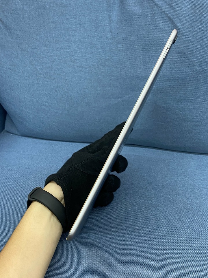 Apple IPad Pro 10.5吋 256G WIFI版 二手蘋果平板 大螢幕平板 2018 螢幕輕微亮點