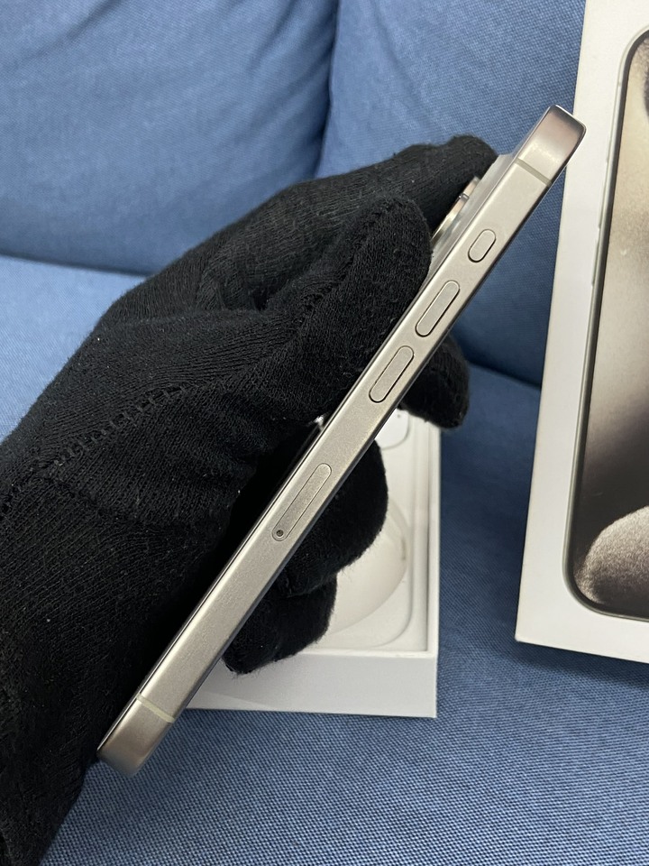 Apple IPhone 15 Pro 128G 二手蘋果手機IPhone15 Pro 鈦色 F9CGW4