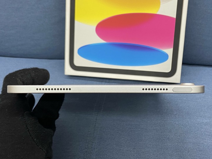 (螢幕右側有線) Apple IPad 10 64G 蘋果平板 WIFi版 iPad10 銀色 第十代 FJ71W