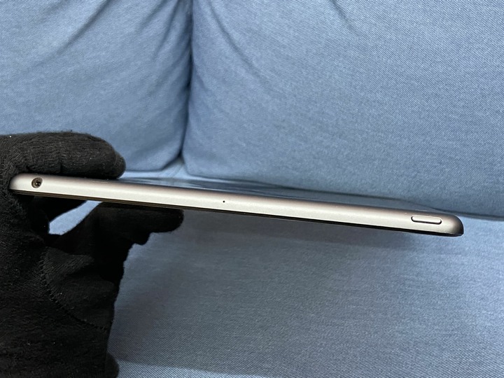 Apple iPad 7 32G WIFI 2019 10.2吋 IPad7 二手蘋果平板 黑灰色 WIFI版 DMQZ