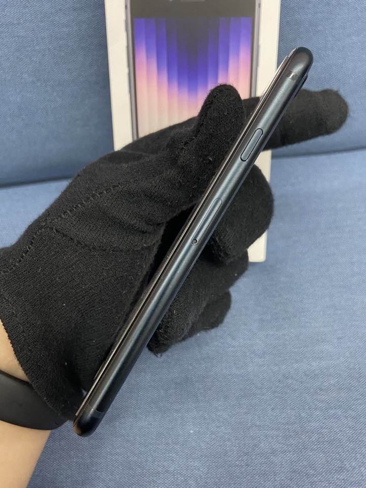 盒裝Apple IPhone SE3 SE 3 128G二手蘋果5G手機 2022 第三代 黑色