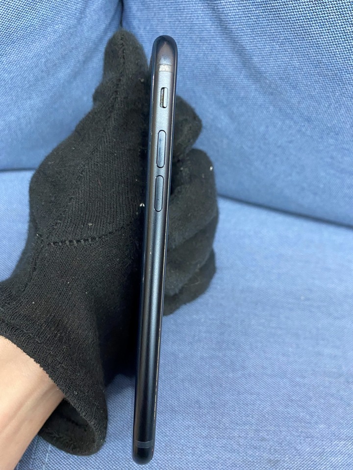 Apple IPhone SE3 64G SE 3 二手蘋果5G手機 黑藍色mrwvw