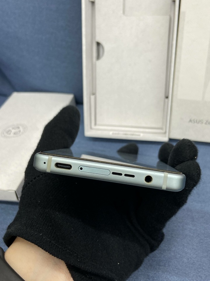 保固內 ASUS Zenfone 12 ultra 16G+512G 二手華碩5G旗艦手機 綠色 Zenfone12