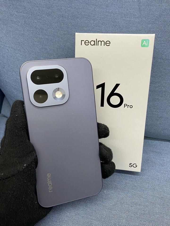 剛買保固長 Realme 16 Pro 12G+256G 5G手機 Realme16 Pro 灰色
