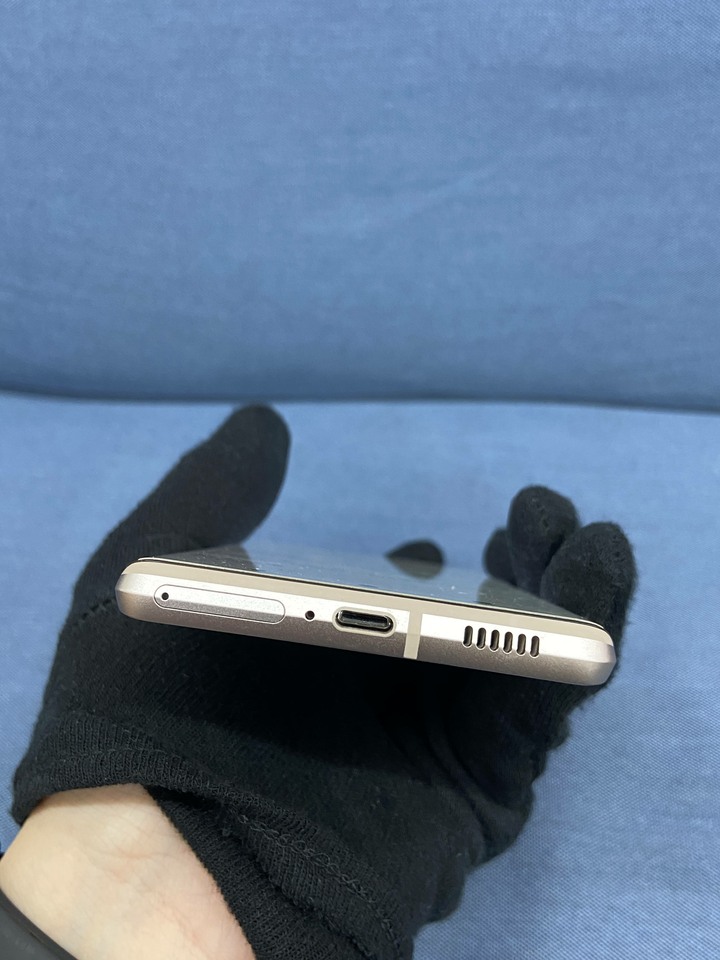 HTC U24 Pro 256G 二手5G宏達電手機 大螢幕米色手機
