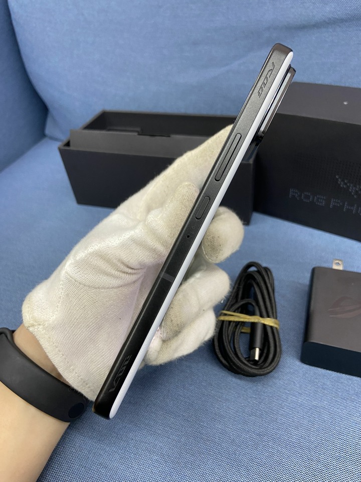 ASUS ROG Phone 9 5G 16+512G 二手華碩電競手機 Rog Phone9 台灣公司貨 白色
