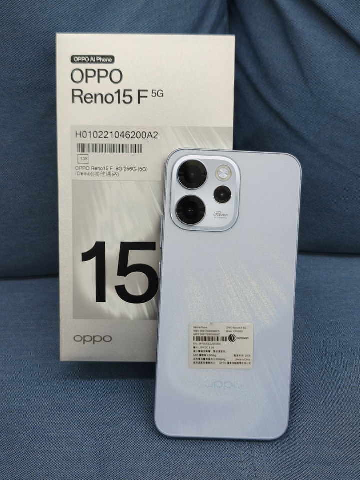 保固長OPPO Reno 15 f 8G+256G 5G手機 淺藍色 美顏手機 Reno15f Reno15f