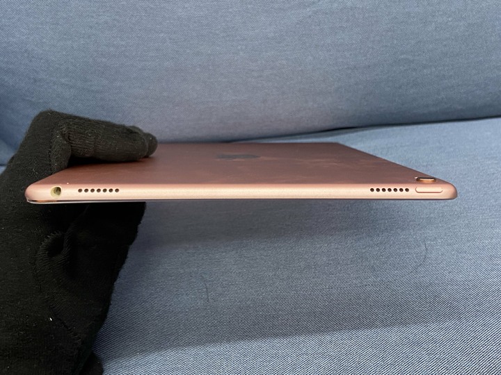 (邊框磕碰)Apple IPad Pro 9.7 128G WIFI版 粉色 二手蘋果平板電腦 DMPS92