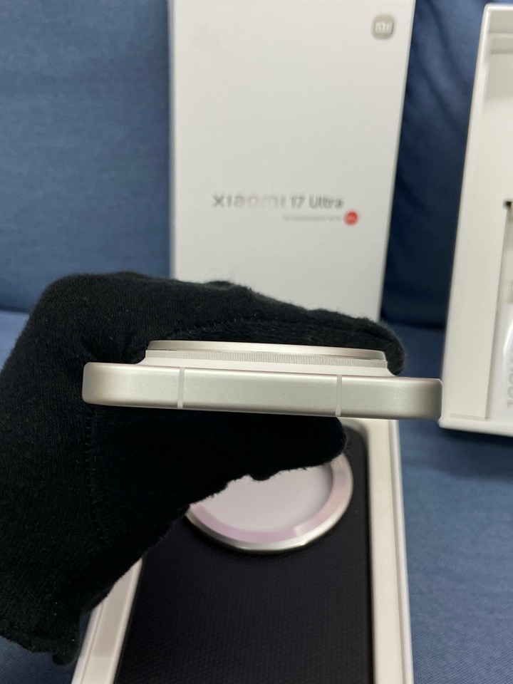 剛買含攝影套件 小米 Xiaomi 17 Ultra 小米手機 電競手機 大容量白色 17u