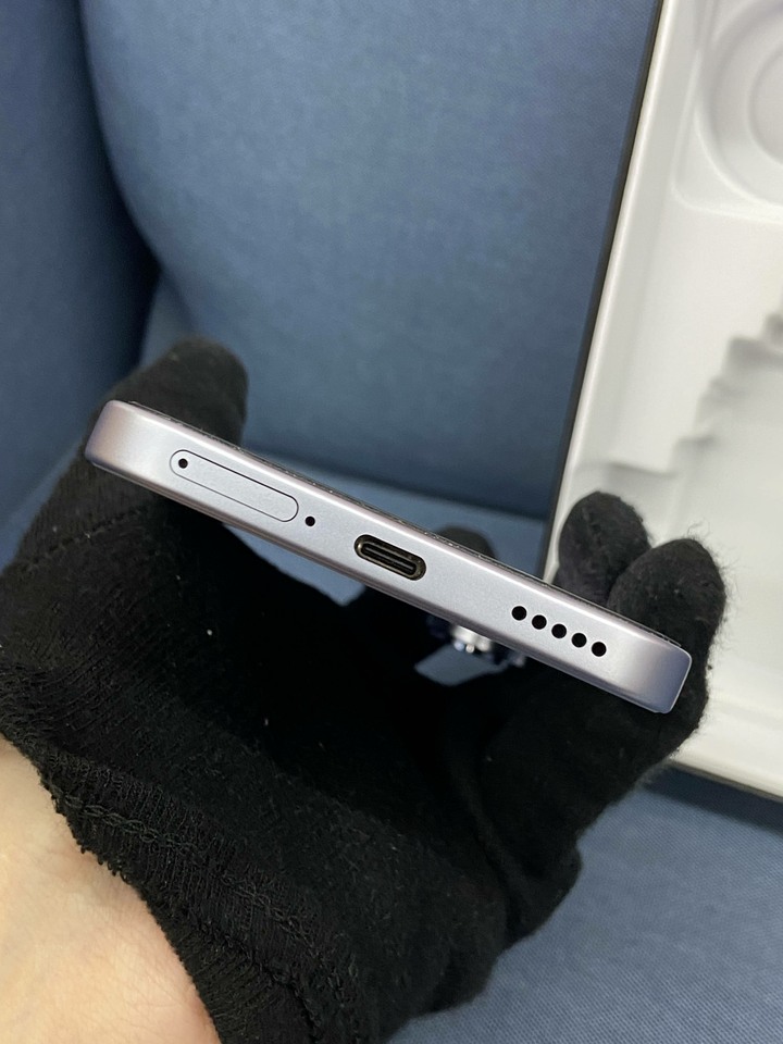 剛買保固長 5G Vivo V70 fe 8G+256G 5G攝影手機 藍色 台灣公司貨