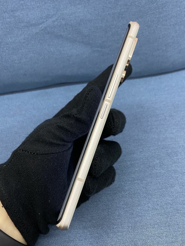 HTC U24 Pro 256G 二手5G宏達電手機 大螢幕米色手機
